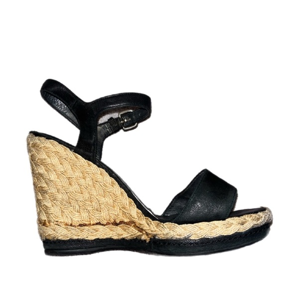 Stuart Weitzman Black Wedge Sandals- size 8.5 - Picture 7 of 9